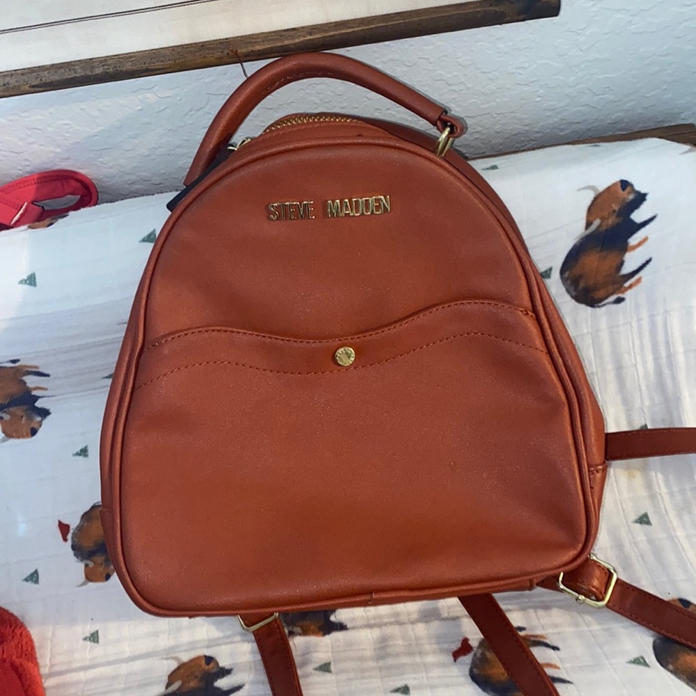 Steve Madden mini back pack (burnt Orange)